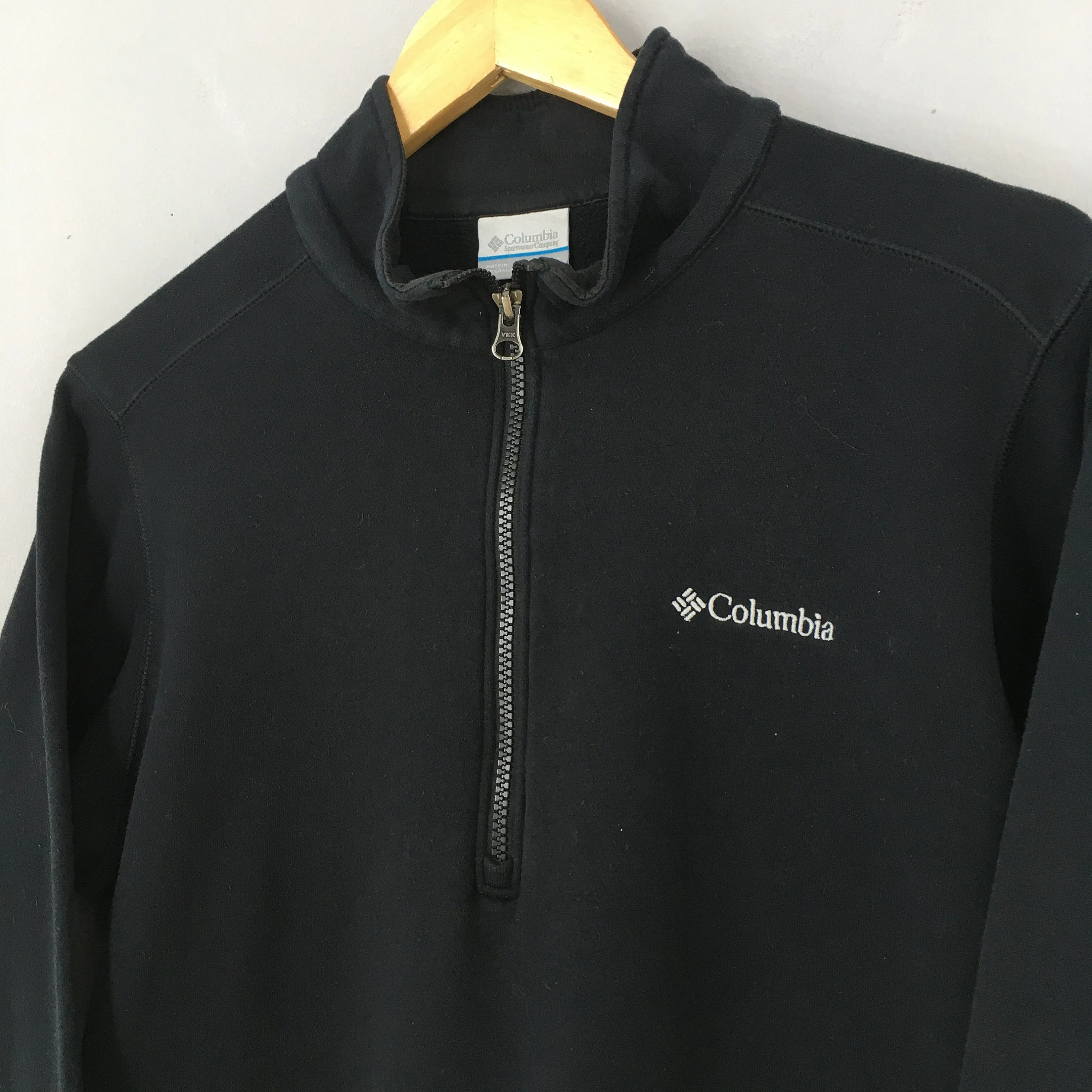 Columbia Sportswear Black Sweatshirt Small