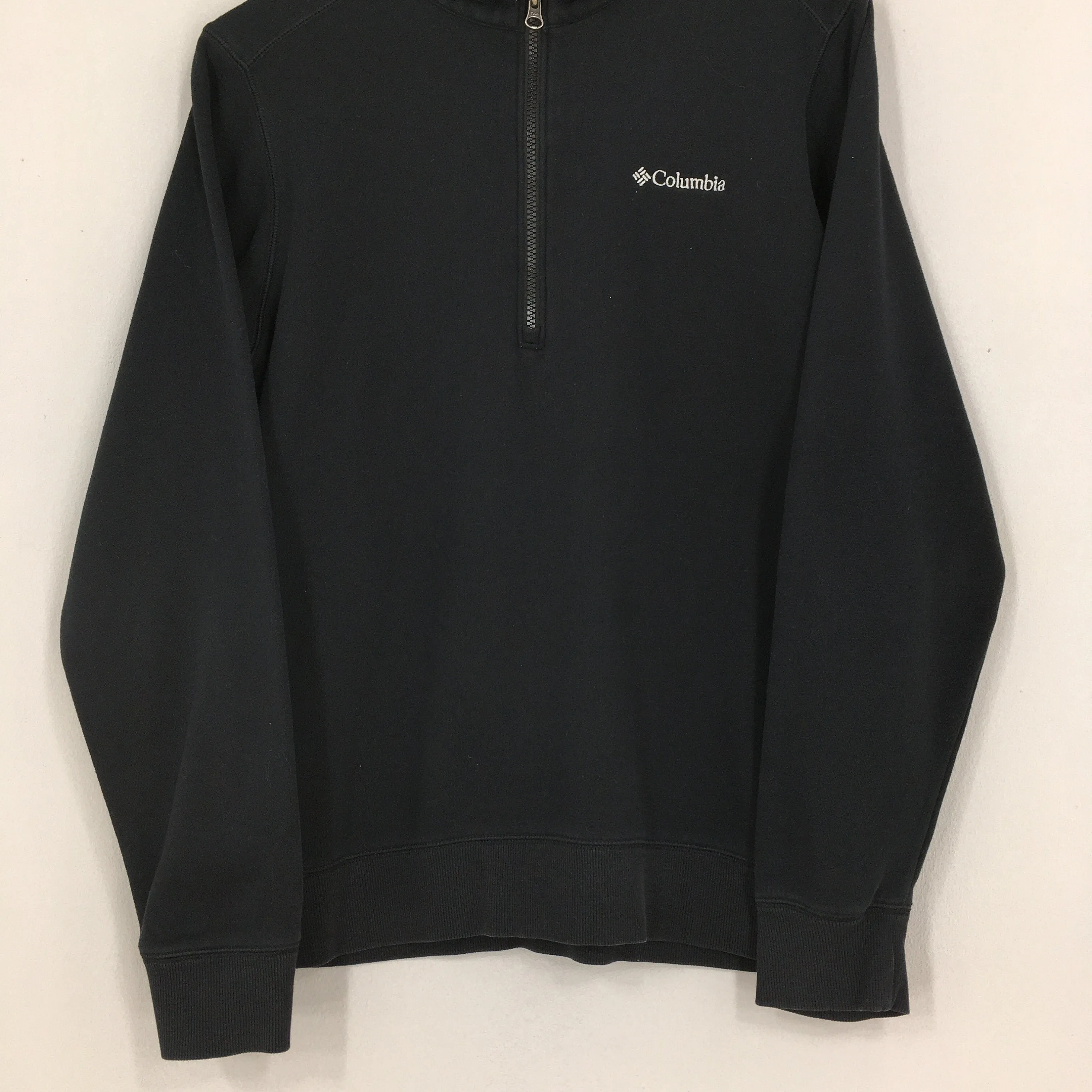 Columbia Sportswear Black Sweatshirt Small